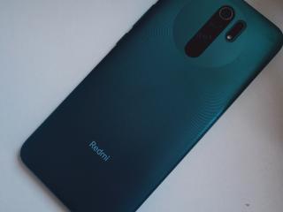 Продам б/у телефон Xiaomi Redmi 9A.