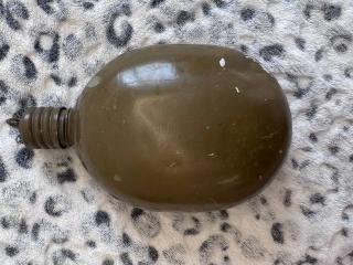 Военная фляжка для воды