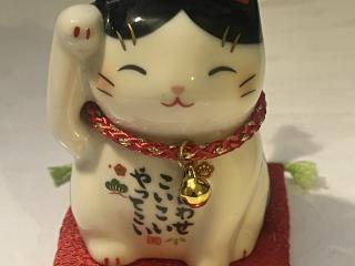 Манэки-нэко(Кот удачи)